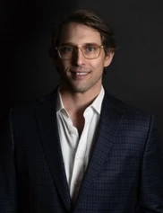 Taylor Mclendon board-certified labiaplasty surgeon