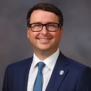 Marc Walker board-certified labiaplasty surgeon