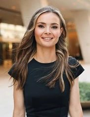 Anna Steve board-certified labiaplasty surgeon