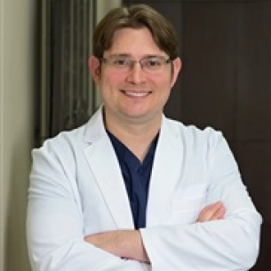 Paul Critelli board-certified labiaplasty surgeon