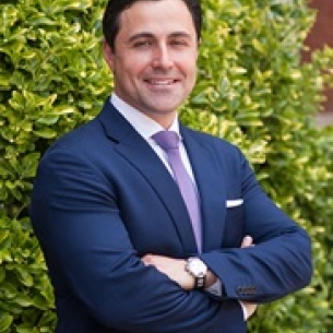 Ran Stark board-certified labiaplasty surgeon