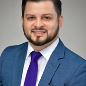 Fernando Ovalle board-certified labiaplasty surgeon