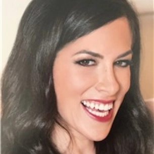 Leslie Cohen board-certified labiaplasty surgeon
