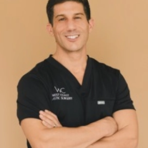 Brandon Lambiris board-certified labiaplasty surgeon