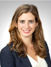 Zoe Macisaac board-certified labiaplasty surgeon