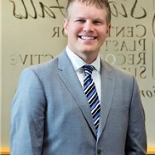 Thomas Howard board-certified labiaplasty surgeon