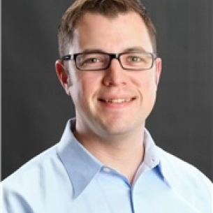 Eric Minns board-certified labiaplasty surgeon