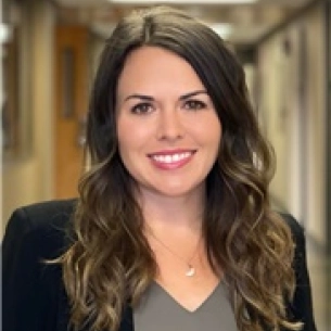 Sara Neimanis board-certified labiaplasty surgeon