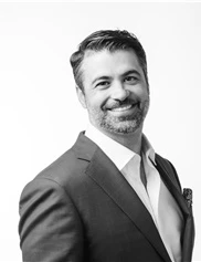 Aric Aghayan board-certified labiaplasty surgeon