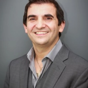 Kamran Azad board-certified labiaplasty surgeon