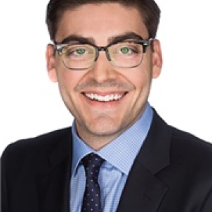 Paulo Piccolo board-certified labiaplasty surgeon