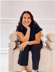 Elisa Stein board-certified labiaplasty surgeon
