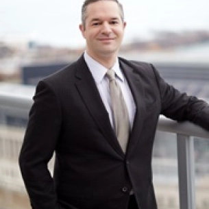Daniel Krochmal board-certified labiaplasty surgeon