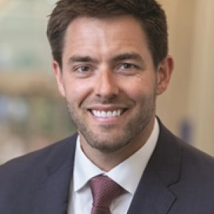 Ian Sando board-certified labiaplasty surgeon