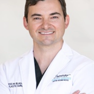 Ross Blagg board-certified labiaplasty surgeon