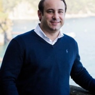 Mark Daniels board-certified labiaplasty surgeon