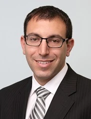 Nathaniel Holzman board-certified labiaplasty surgeon