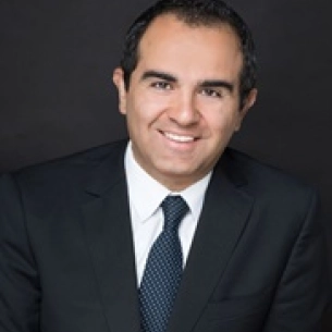 Fadi Nukta board-certified labiaplasty surgeon