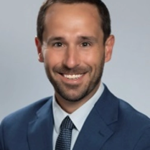 Andrew Navarrete board-certified labiaplasty surgeon