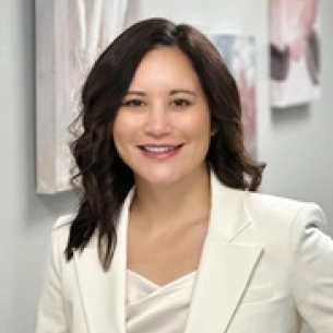 Lindsey Webb board-certified labiaplasty surgeon