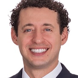 Yoav Kaufman board-certified labiaplasty surgeon