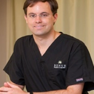 Nathan Easterlin board-certified labiaplasty surgeon