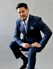 Emmanuel De La Cruz board-certified labiaplasty surgeon
