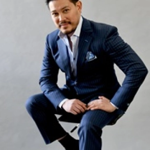 Emmanuel De La Cruz board-certified labiaplasty surgeon