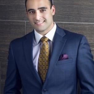 Gabriel Del Corral board-certified labiaplasty surgeon