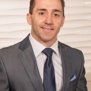 Scott Geiger board-certified labiaplasty surgeon