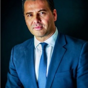 Marco Gonzalez board-certified labiaplasty surgeon