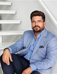 Sergio Alvarez board-certified labiaplasty surgeon