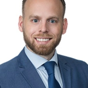 Darrell Freeman board-certified labiaplasty surgeon