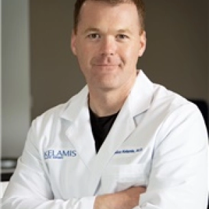 Joseph Kelamis board-certified labiaplasty surgeon
