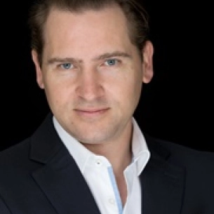 Humberto Palladino board-certified labiaplasty surgeon