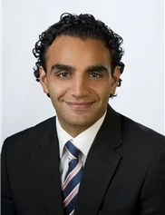 Cyrus Loghmanee board-certified labiaplasty surgeon