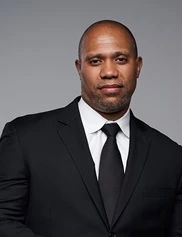 Michael Ogilvie board-certified labiaplasty surgeon