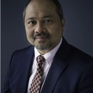 Richard Montilla board-certified labiaplasty surgeon