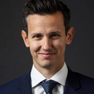 Cameron Erickson board-certified labiaplasty surgeon