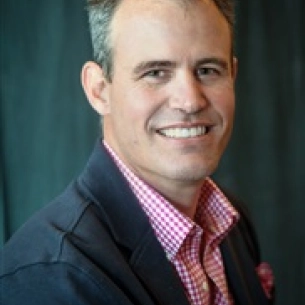 Stephen Becker board-certified labiaplasty surgeon