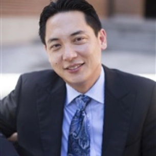 Edward Lee board-certified labiaplasty surgeon