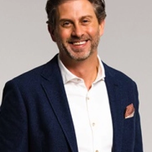 Michael Cash board-certified labiaplasty surgeon