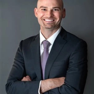 Shareef Jandali board-certified labiaplasty surgeon