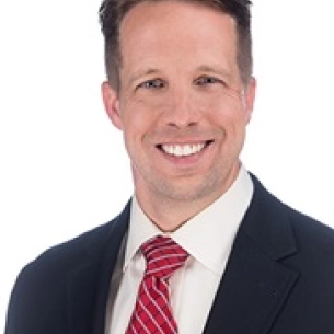 Earl Gage board-certified labiaplasty surgeon