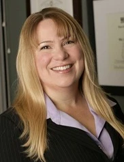 Mia Skourtis board-certified labiaplasty surgeon