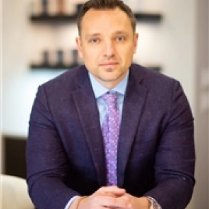 Nickolay Markov board-certified labiaplasty surgeon