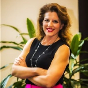Danielle DeLuca-Pytell board-certified labiaplasty surgeon