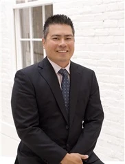 Stephen Chen board-certified labiaplasty surgeon