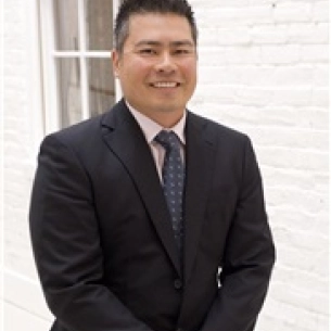 Stephen Chen board-certified labiaplasty surgeon