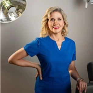 Elisa Burgess board-certified labiaplasty surgeon